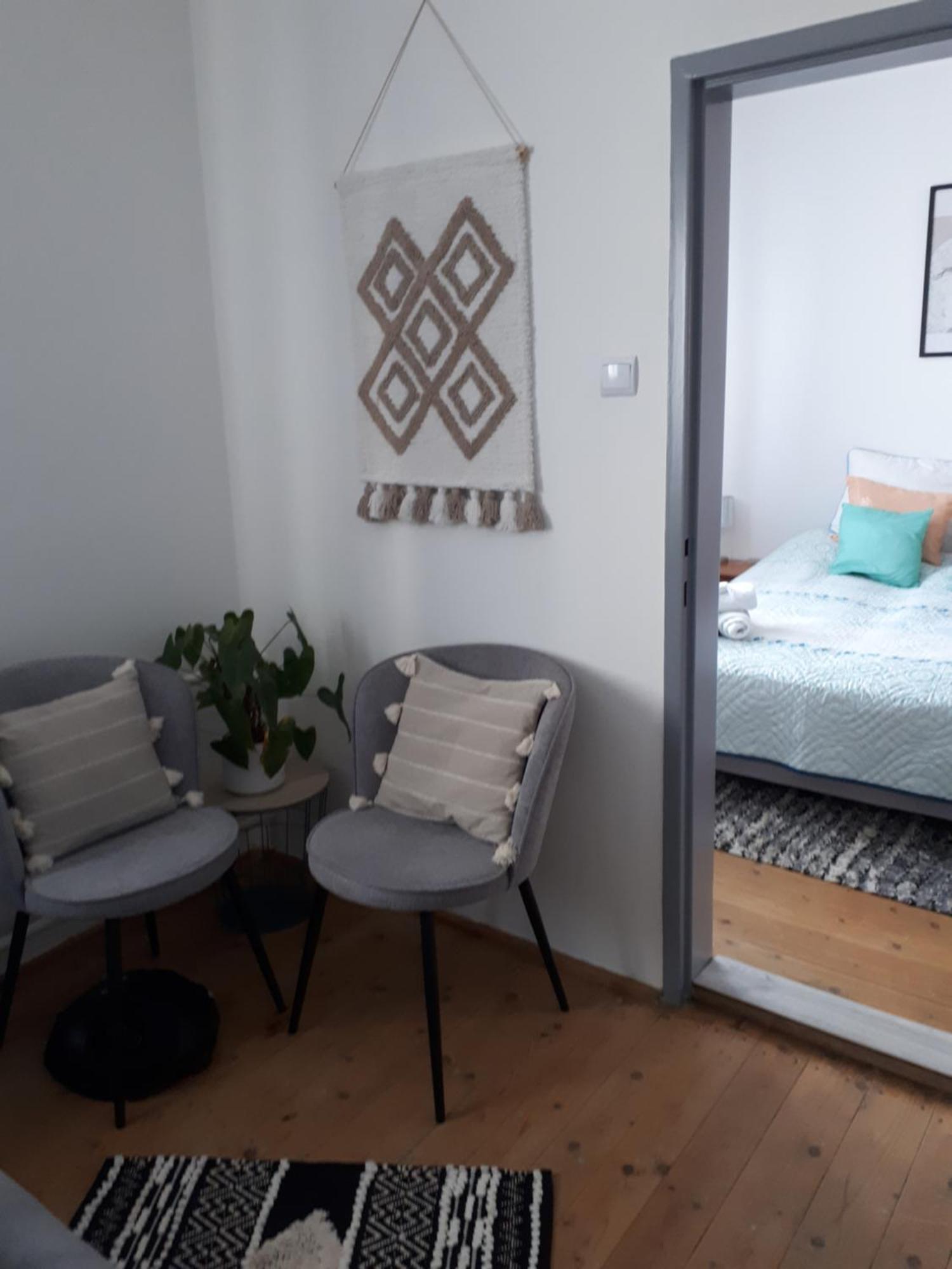 科马尔诺Cozy Town Center Retreat公寓 外观 照片
